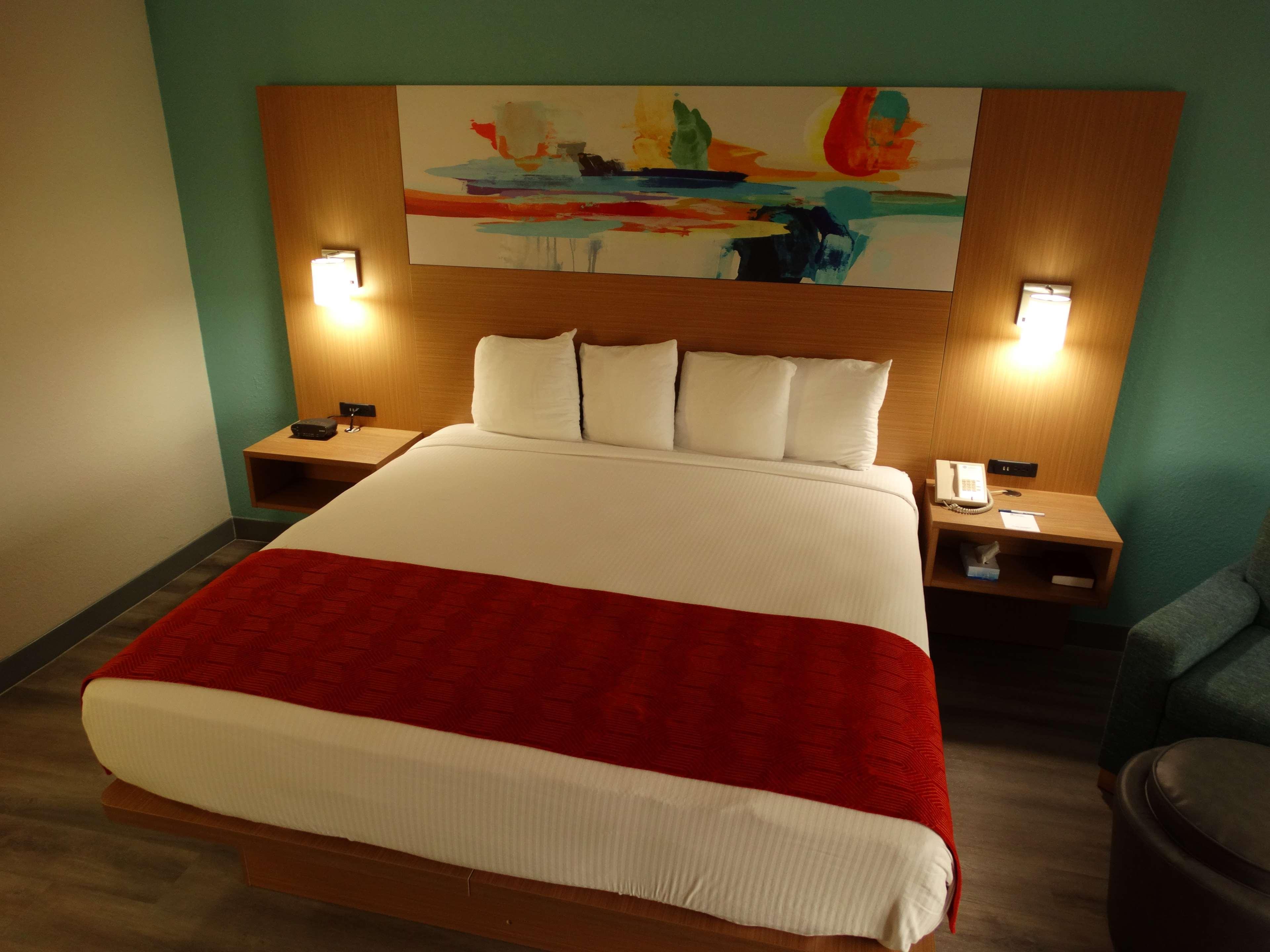 Best Western Plus Executive Hotel Richmond Dumbarton Ngoại thất bức ảnh