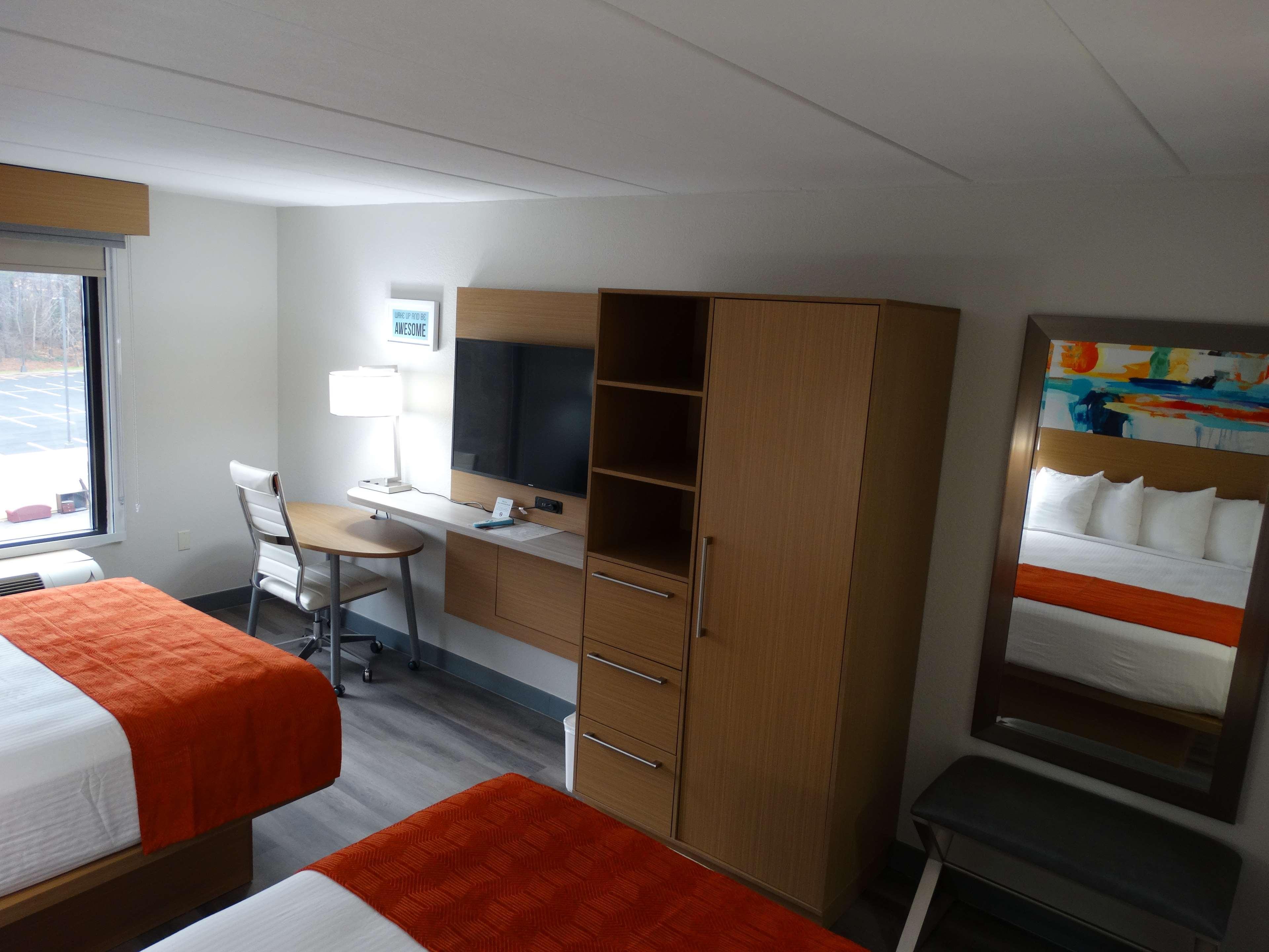 Best Western Plus Executive Hotel Richmond Dumbarton Ngoại thất bức ảnh